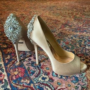 Badgley Mischka Kiara embellished peep-toe pump